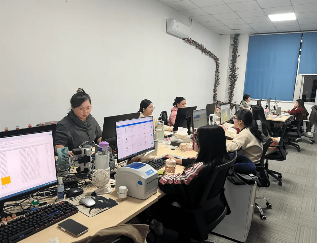 Comprehensive Customer Support Comprehensive Customer Support